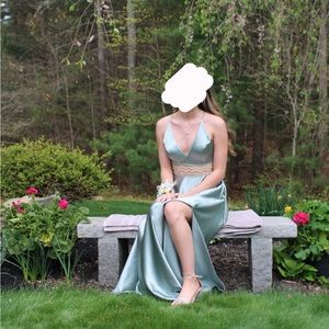 Size 0 sea foam, satin prom dress with pockets!